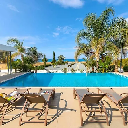 Villa Limni Beach *